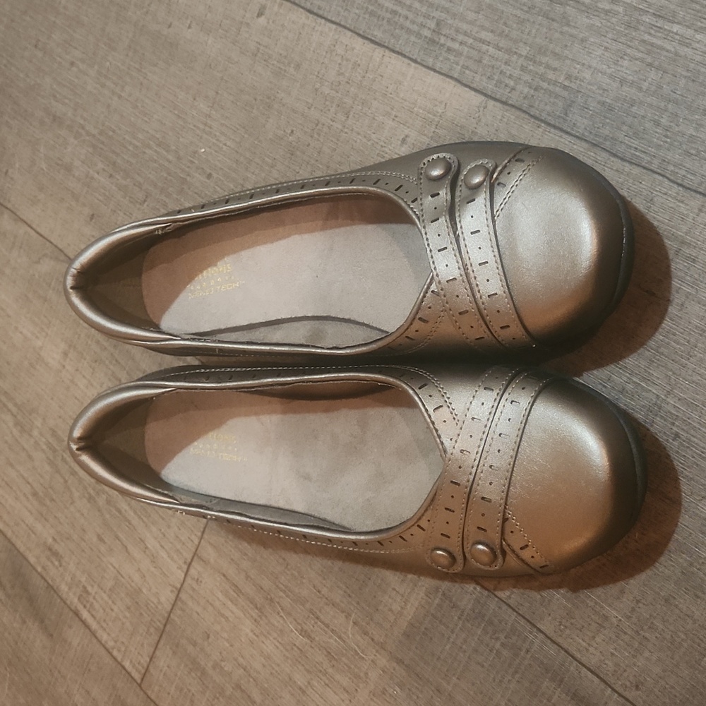Basic Editions Size 10 Bronze Flats